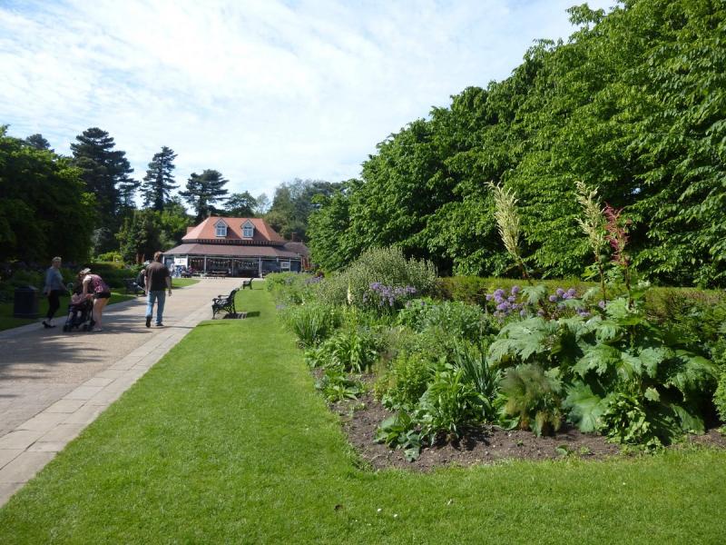 the main avenue leading up to the pavilion cafe in Bedford Park